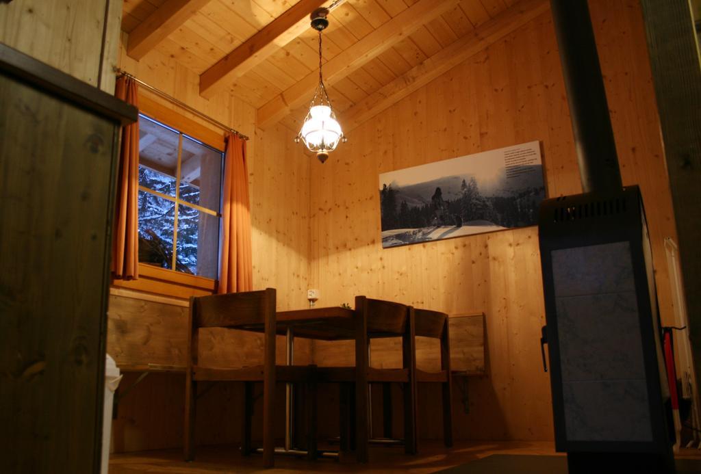 Huettenhotel Husky Lodge Muotathal Pokoj fotografie